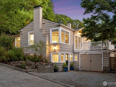 4431 SW Kenyon Place, Seattle, WA, 98136