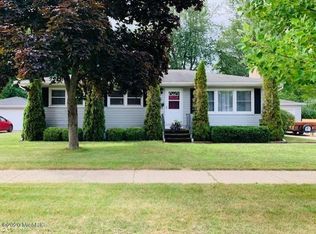 1310 Taylor Ave, Grand Haven, MI 49417