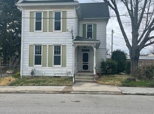 10 Orchard St, Hanover, PA 17331