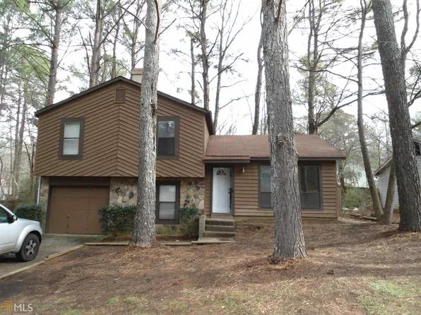 832 Longfellow Ct, Stone Mountain, GA 30088