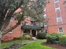 210 Woodcliff Ave
