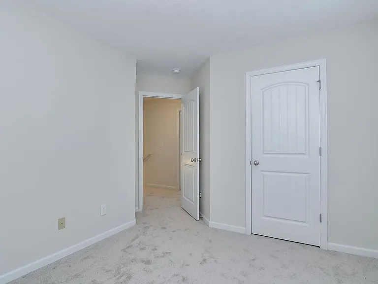 703 Sycamore Ct — Photo 22