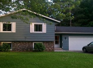 13227 N 2nd Ave, Lindstrom, MN 55045