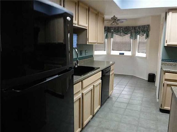 5th image of 852 Hempstead Dr