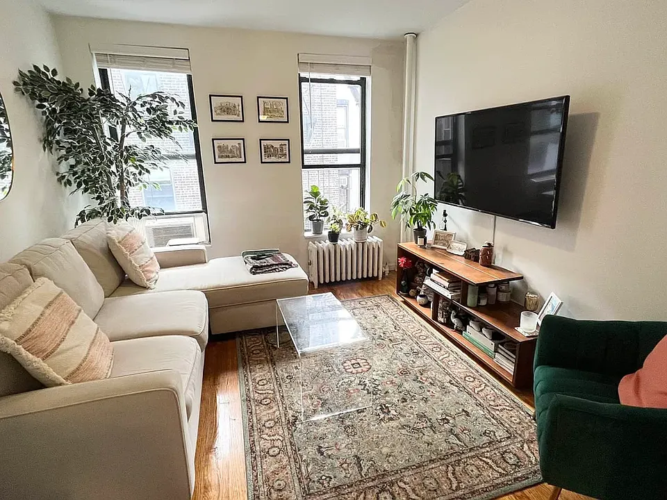 171 Thompson St #24