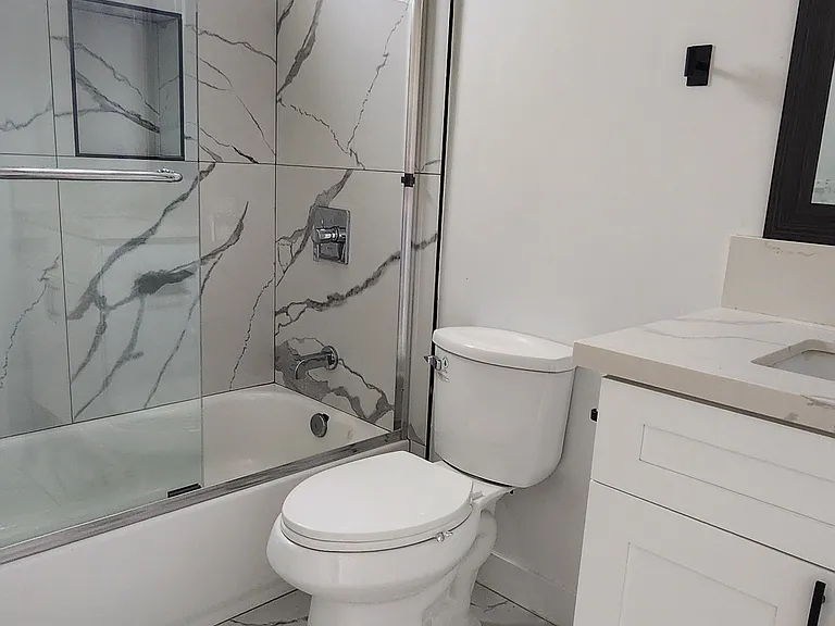 2408 Hauser Blvd — Photo 9
