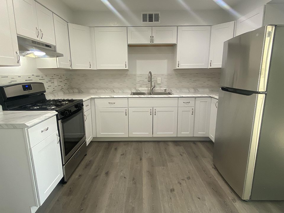 1st image of 1302 N 48th Pl Unit 4