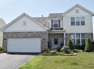 680 Stewart Ave, North Aurora, IL 60542