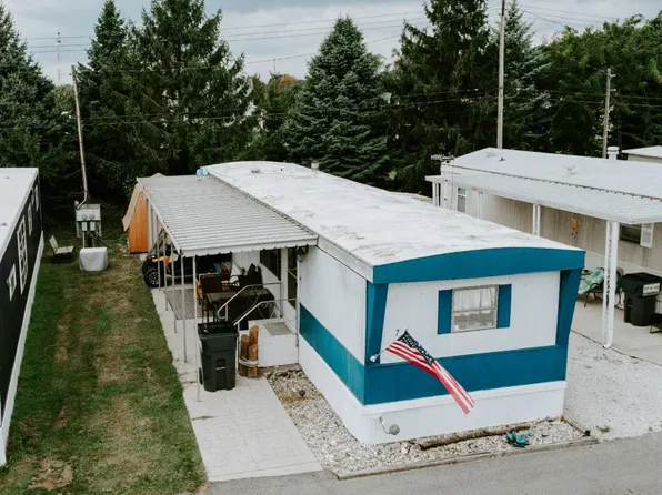 5640 E Twin Beach Rd, Pt Clinton, OH 43452