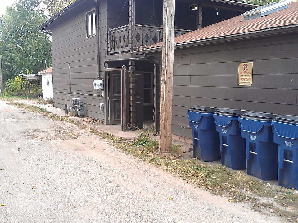 2nd image of 817 W Burton St APT 103