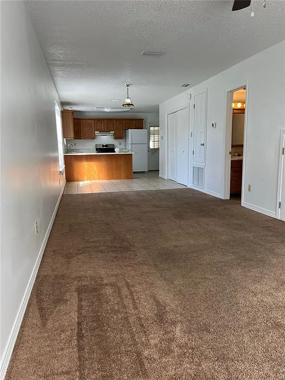 2 bed, 1.5 bath, 1100 sqft, $1,200 — Photo 3