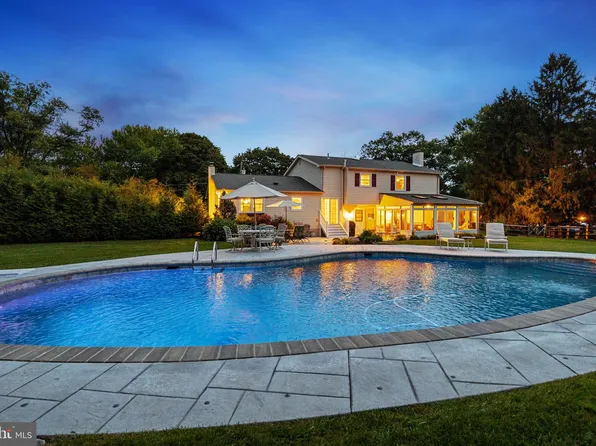 65 Shady Springs Dr, Doylestown, PA 18901