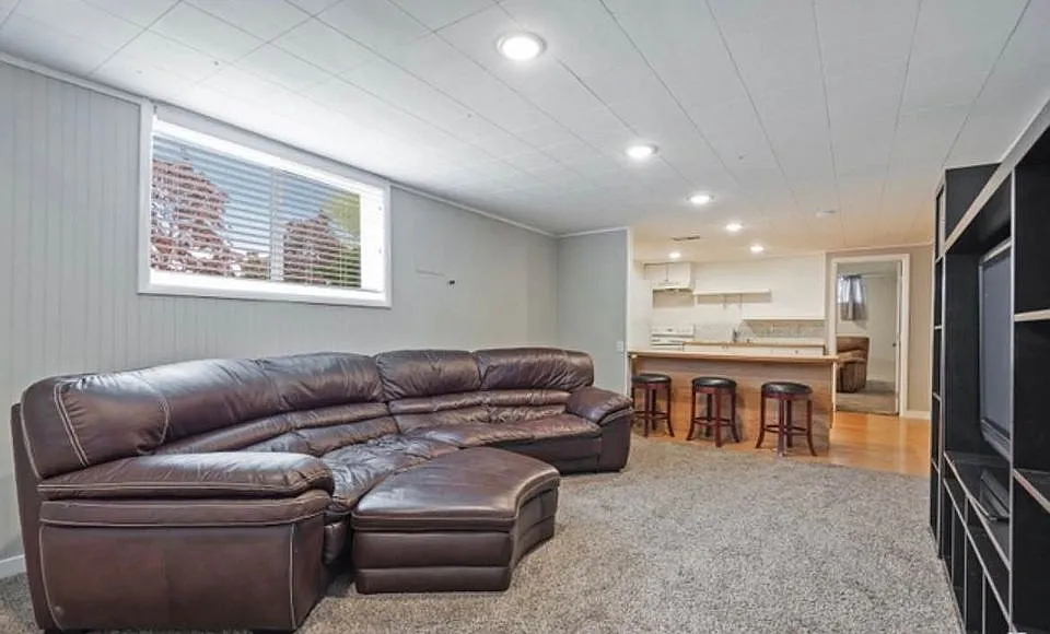 2 bed, 1134 sqft, $1,550 — Photo 3