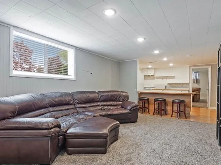 1865 Spring Creek Dr — Photo 3