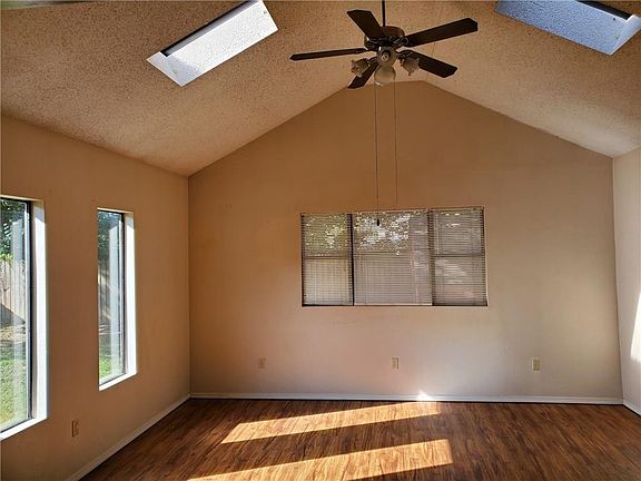 3rd image of 1015 W School St
