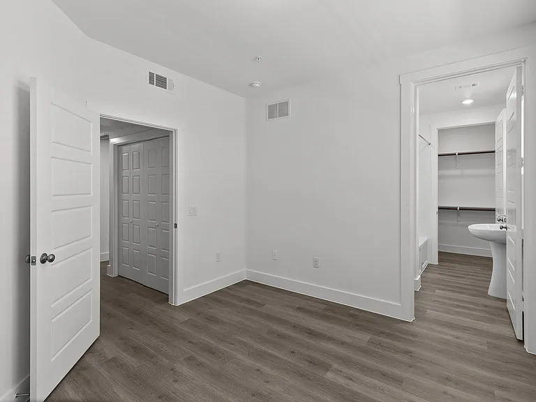 B1-Cove-Bedroom B1-Cove-Bedroom