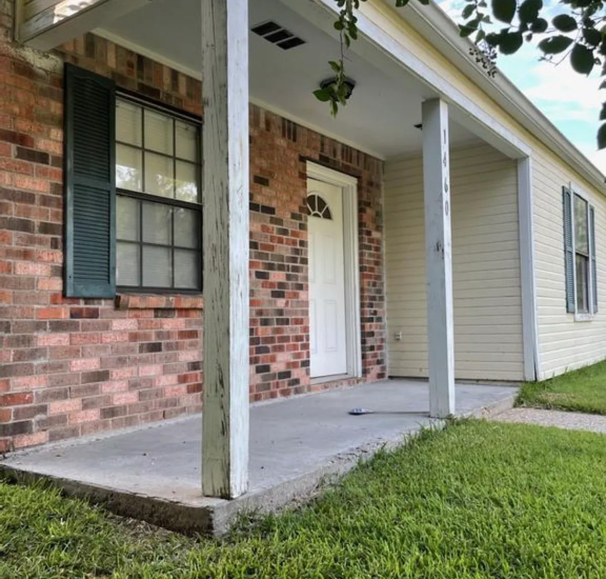 3 bed, 1220 sqft, $1,800 — Photo 1
