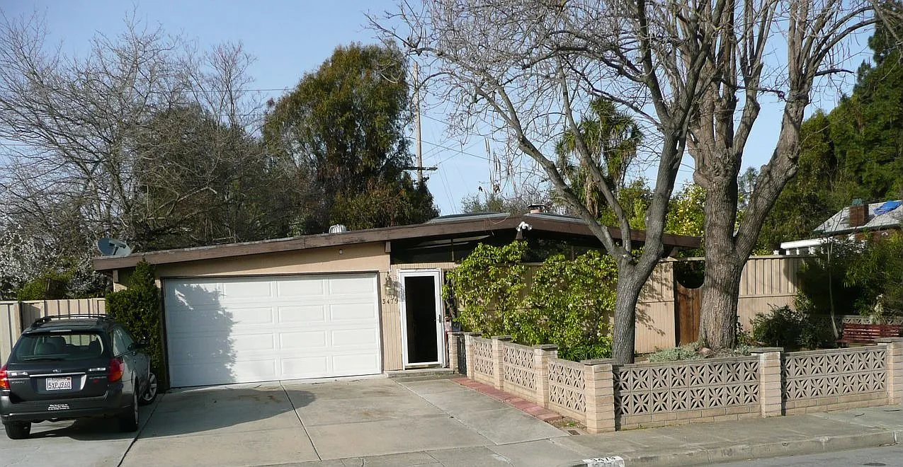 3479 Mauricia Ave photo 1