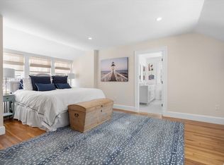 1 Squirrel Hill Ln, Hingham, MA 02043