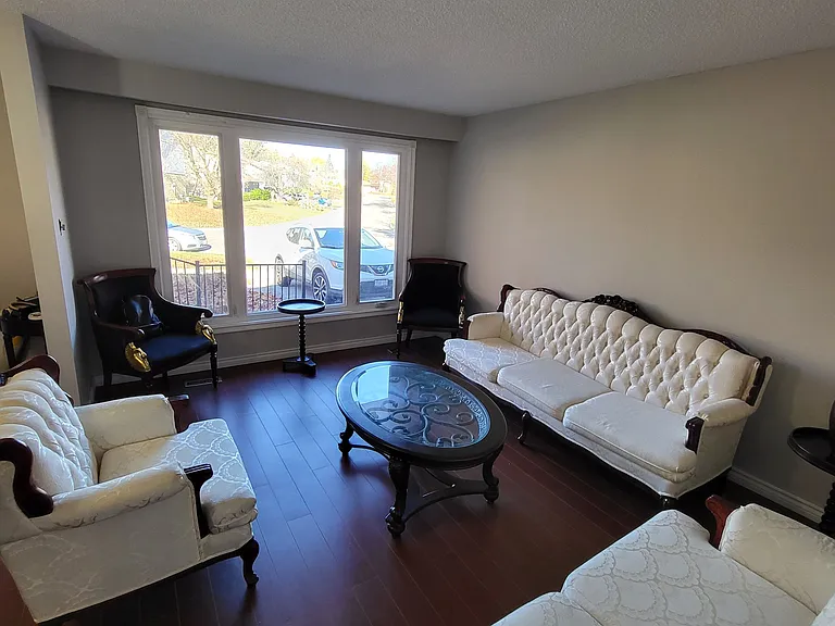 36 Cambridge Cres #MAIN — Photo 2