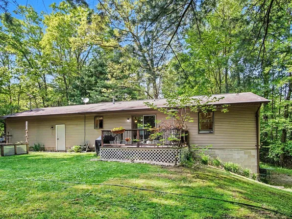 5858 Chaz Dr, Howard City, MI 49329