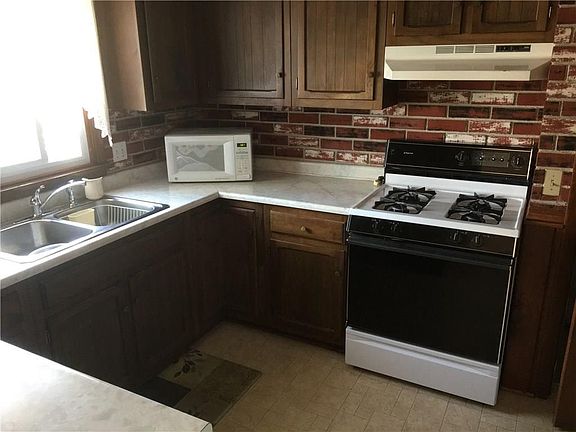 3rd image of 50 Short Hills Dr