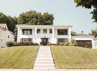 707 1st St NW, Elkader, IA 52043