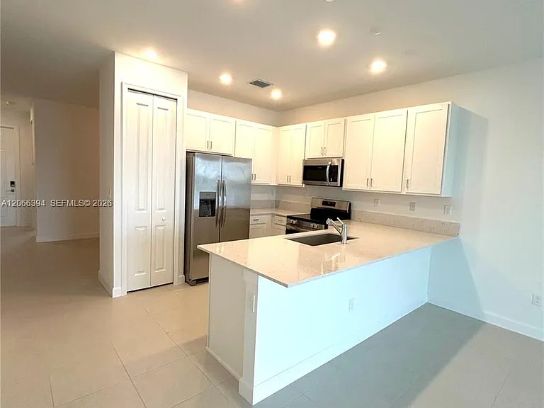 6412 Seabright Ter — Photo 9