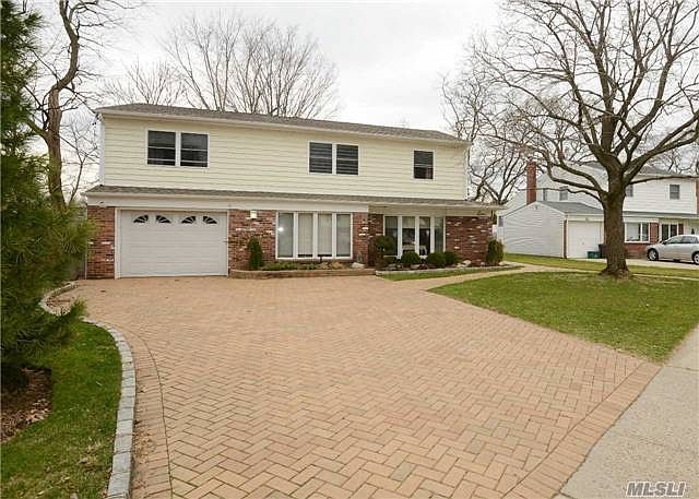 1st image of 7 Whitehall Ln
