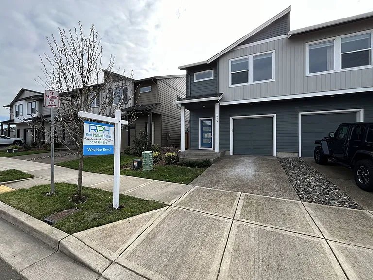 2875 S Magnolia Dr — Photo 3