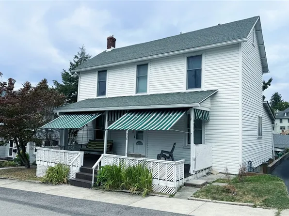 226 E Loyalhanna St, Ligonier, PA 15658