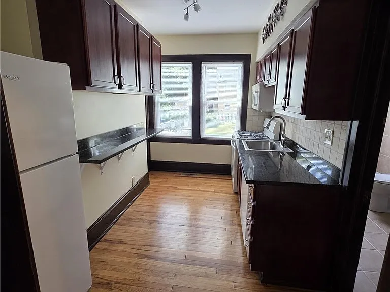 1745 W 31st Pl #1 — Photo 8
