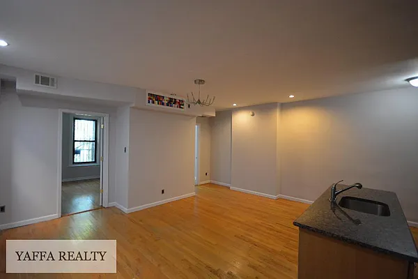 Rented by Yaffa Realty LLC | media 18