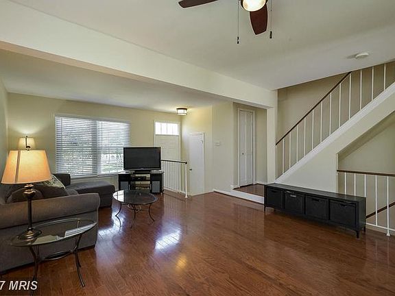 3rd image of 14018 Oxford Dr
