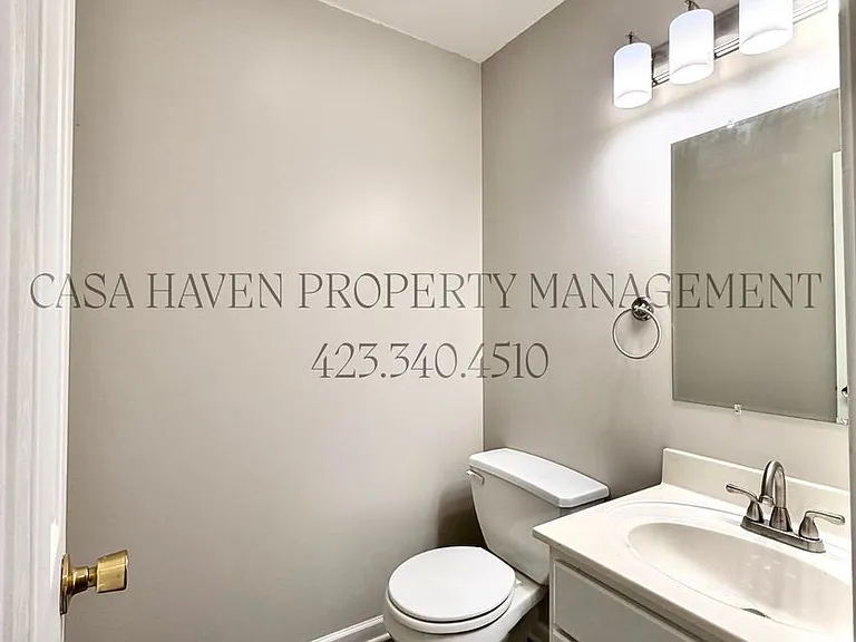 1522 Linden Ave — Photo 9