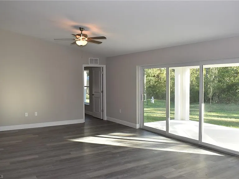 23493 Branch Ave — Photo 10