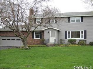 113 Oak Hollow Rd, Syracuse, NY 13214