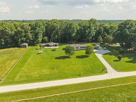5th image of 441 Fairgrounds Road