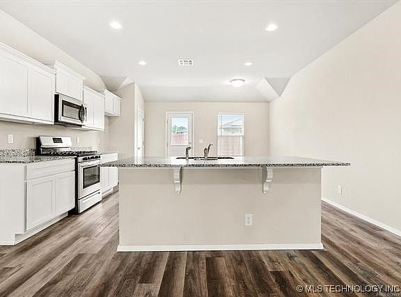 5th image of 1008 E Richmond St