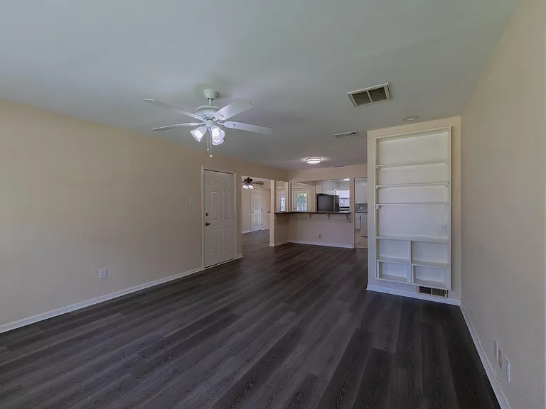 4710 Glenmont St — Photo 7