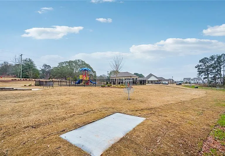 204 Silverleaf Trl — Photo 34