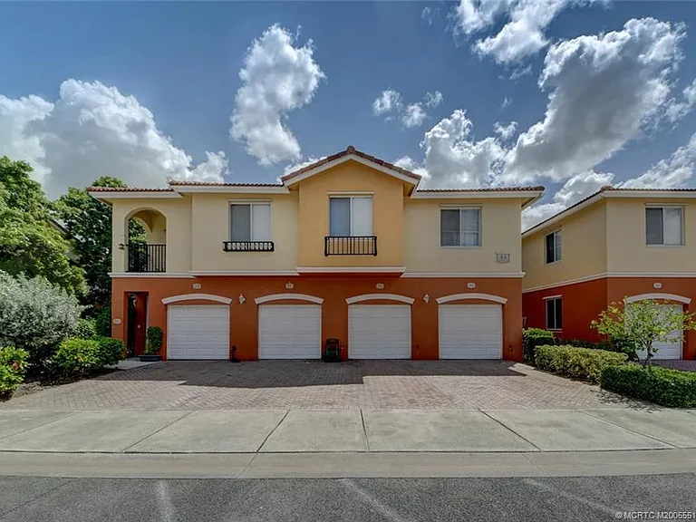 44 SE Sedona Cir #201 — Photo 2