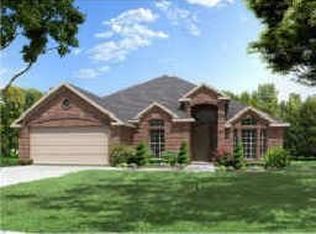 11 Beechcreek Dr, Edgecliff Village, TX 76134