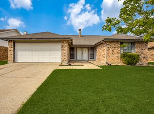 3852 Seven Gables St, Fort Worth, TX 76133