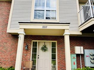 12211 Chesapeake Cir, Walled Lake, MI 48390