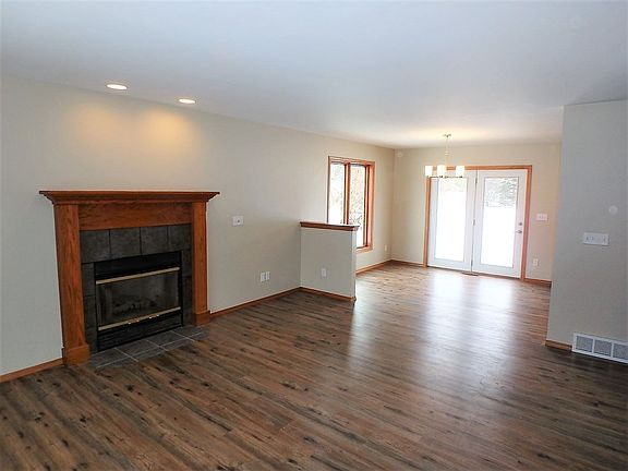 3rd image of 6413 Sawyer Dr