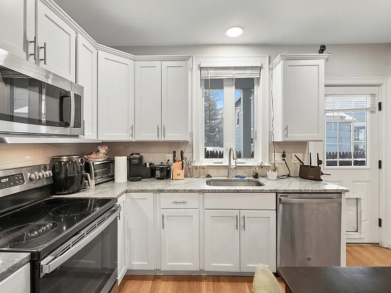22 Henderson St #1 — Photo 15