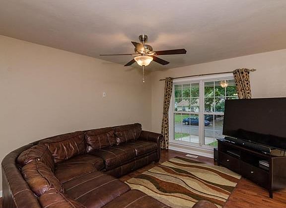 5th image of 606 Saint Anthony Dr