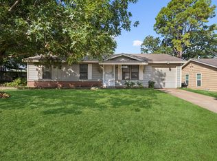 809 Helen Dr, Bedford, TX 76022