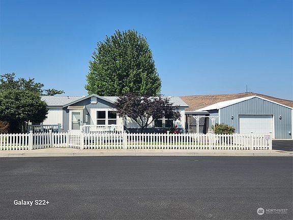 2nd image of 503 SE Hilltop Drive